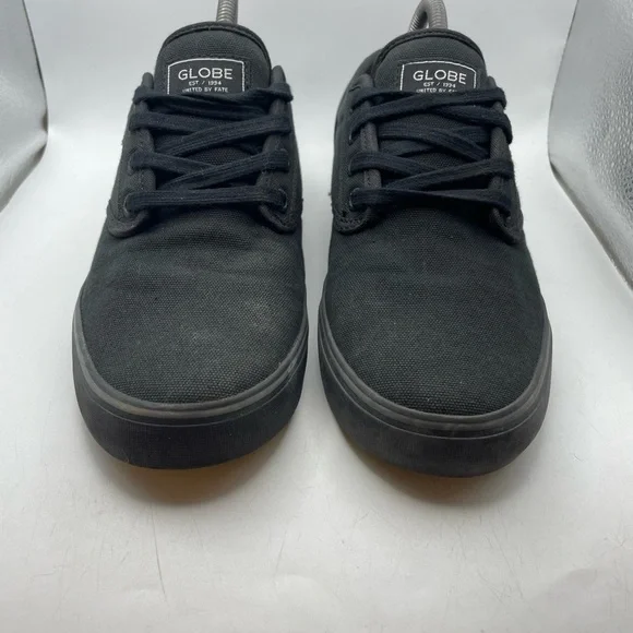 Globe Motley X Beavis and Butthead Men's Black Canvas Sneakers size 9 RARE!